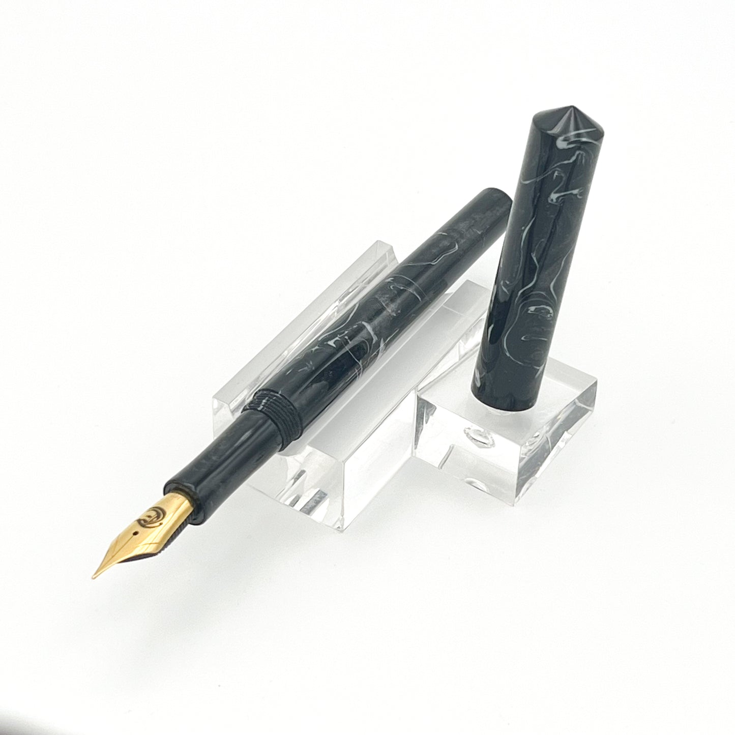 Lewis Jr FP - Black with streams